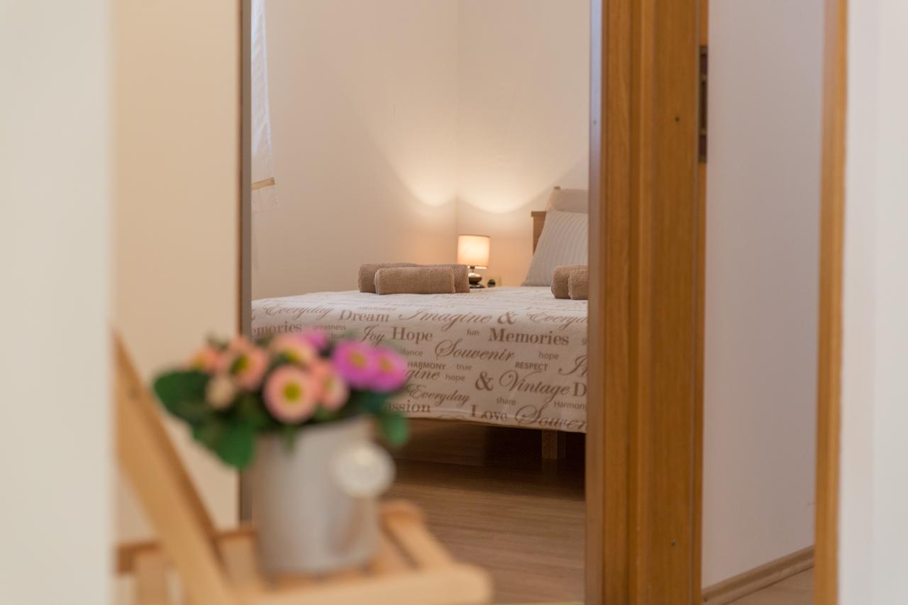 Maiv Residence - Family & Designer Suites Рогозница Екстериор снимка