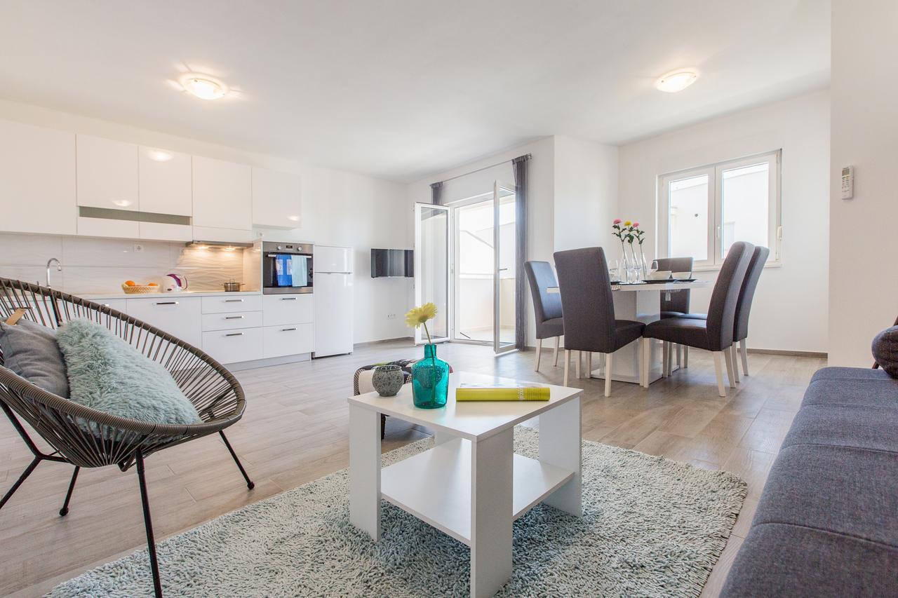 Maiv Residence - Family & Designer Suites Рогозница Екстериор снимка