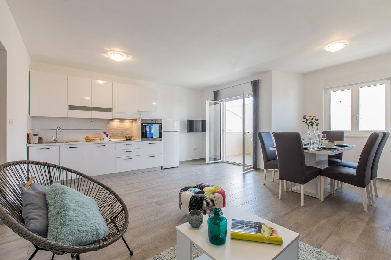Maiv Residence - Family & Designer Suites Рогозница Екстериор снимка