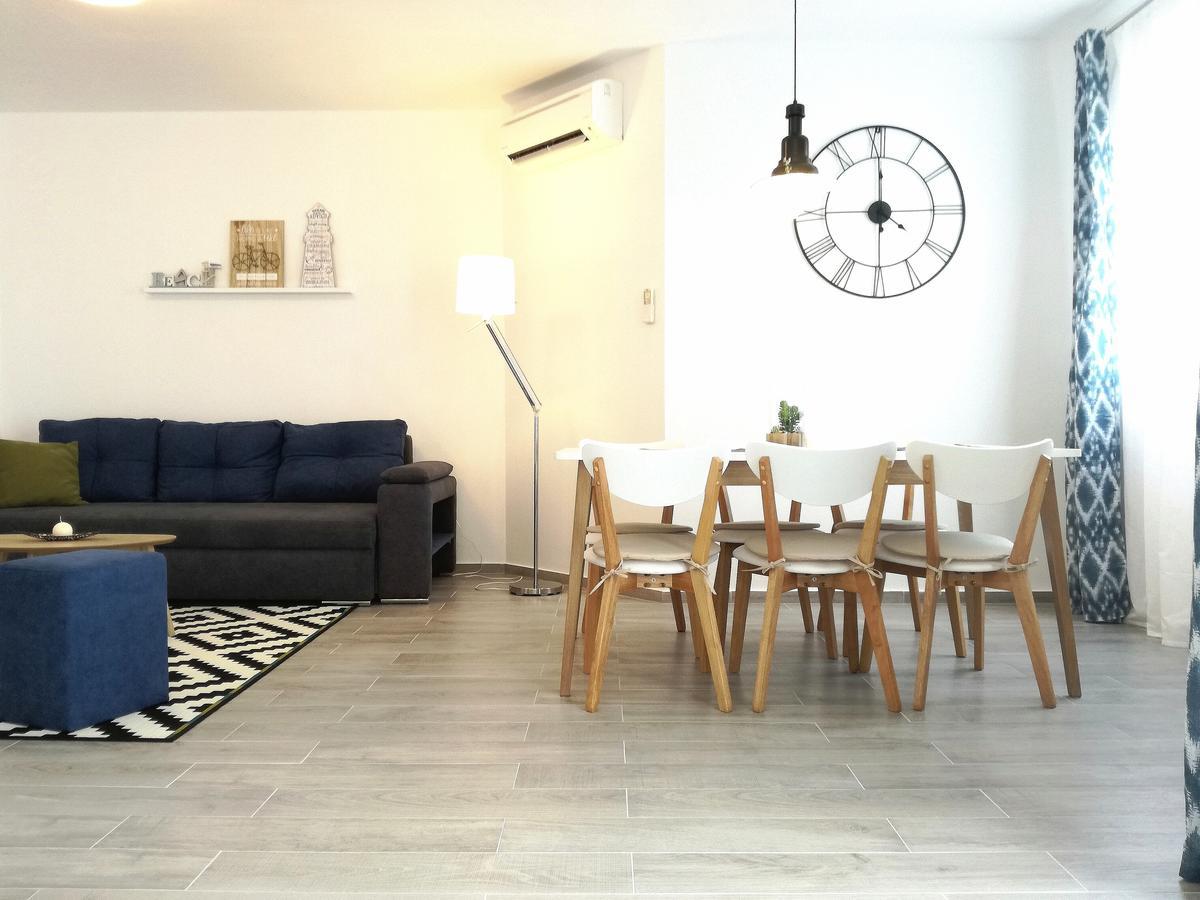 Maiv Residence - Family & Designer Suites Рогозница Екстериор снимка
