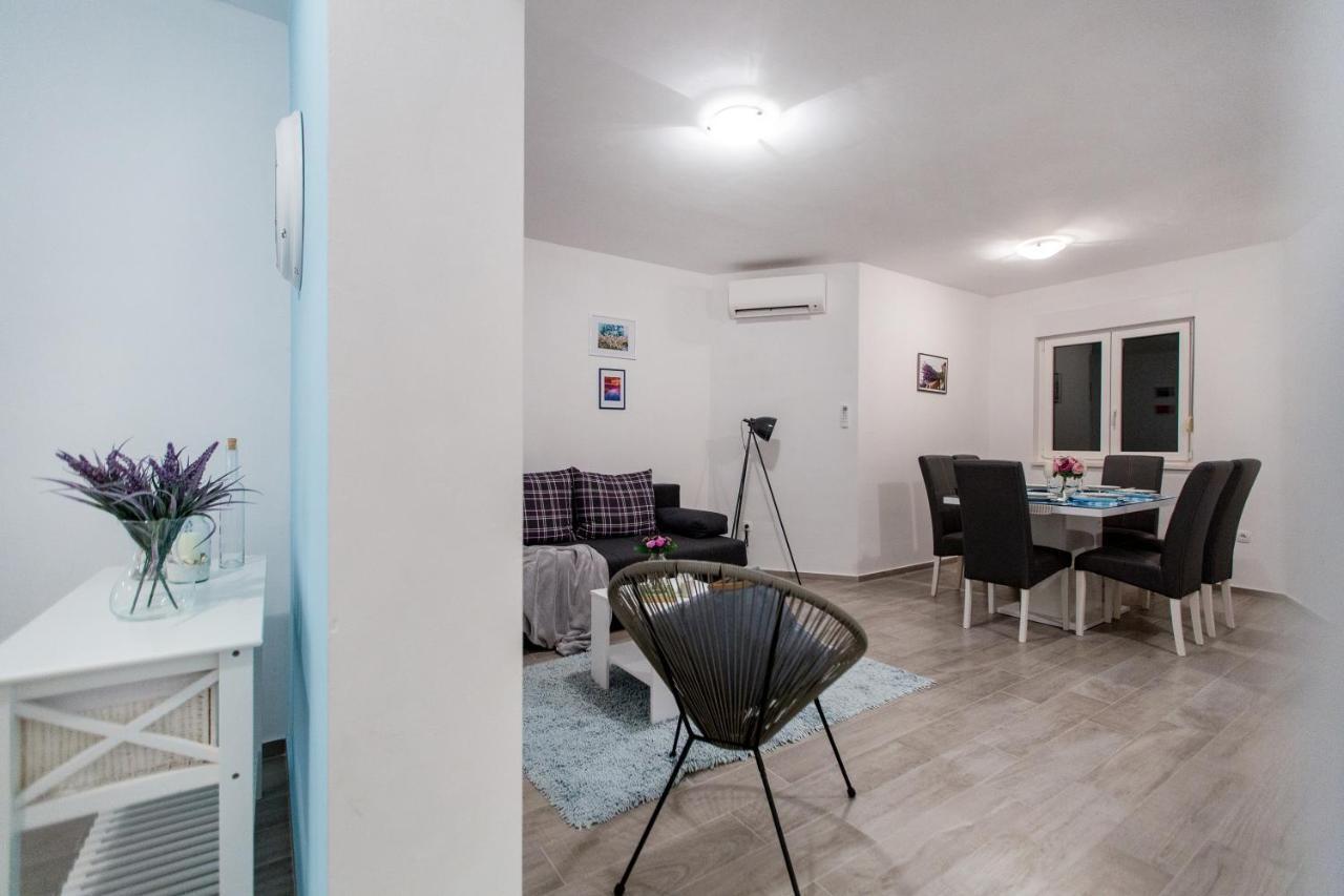 Maiv Residence - Family & Designer Suites Рогозница Стая снимка